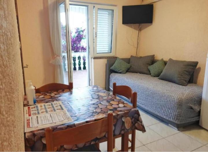 Apartmanibeta Stara Novalja Exterior photo