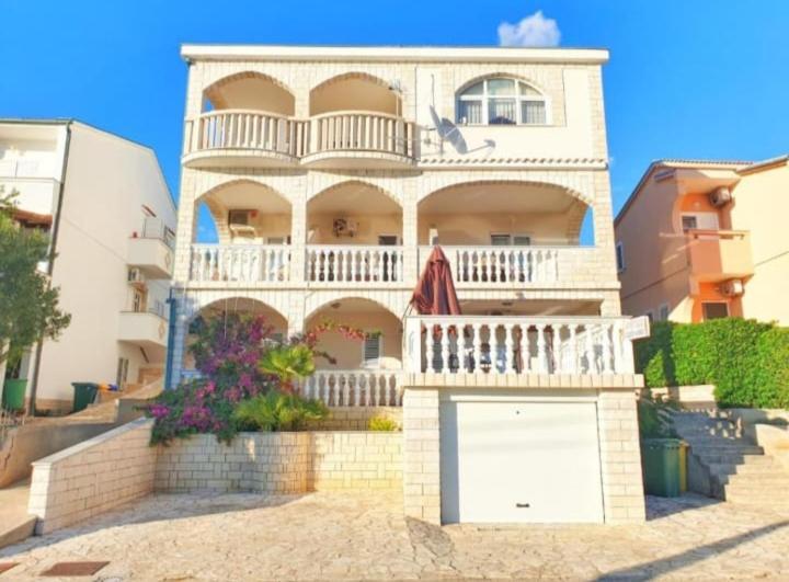 Apartmanibeta Stara Novalja Exterior photo