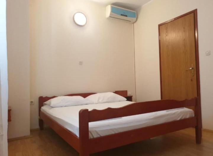 Apartmanibeta Stara Novalja Exterior photo